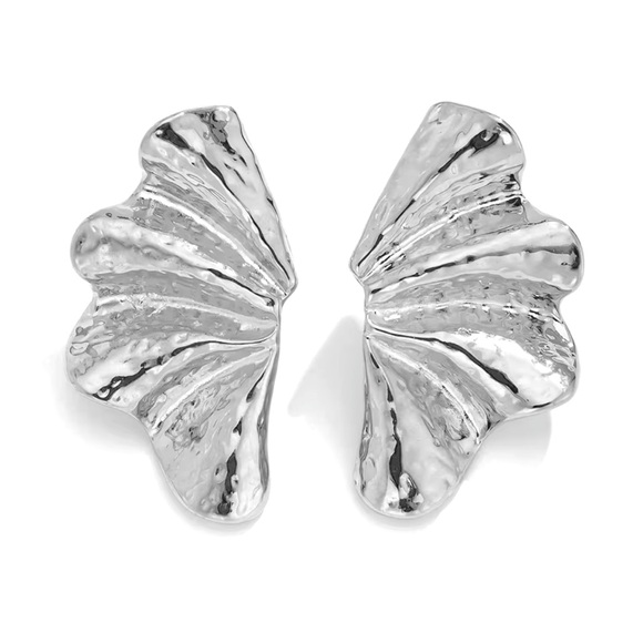 Esme - Silver Maple Leaf Stud Earrings Trend 2024-2025 - Picture 5 of 9